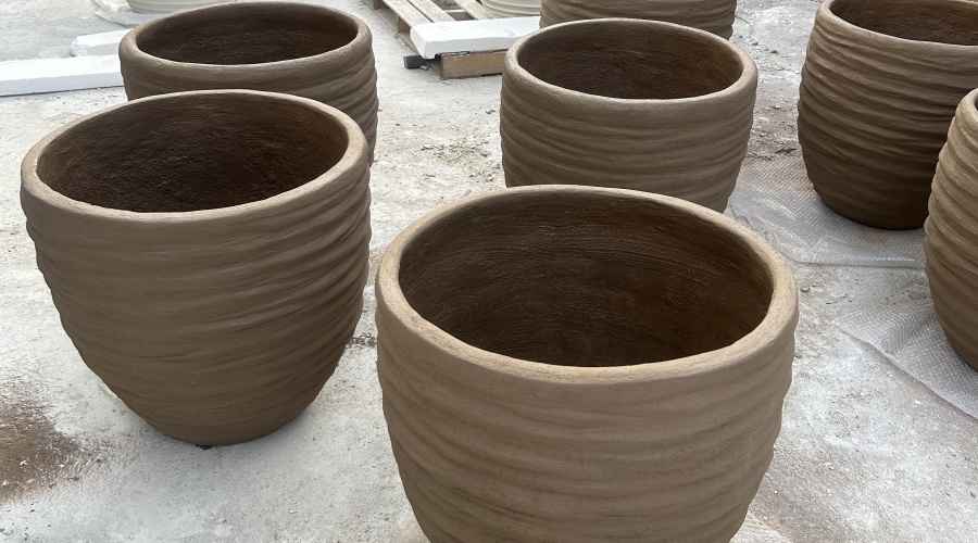 饰纪上品GRC厂家：深圳广场室外带肌理GRC花钵造型项目